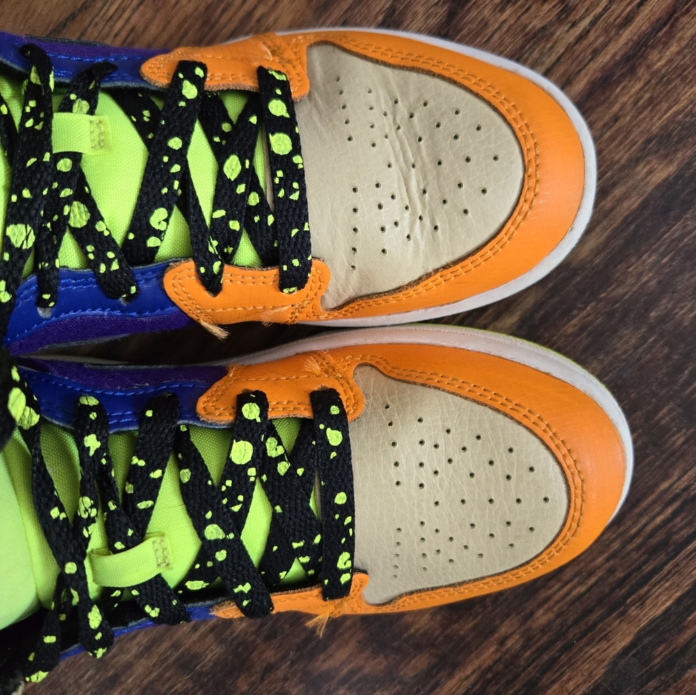 Air Jordan 1 Mid SE Boys' Shoes - Picture 9 of 10